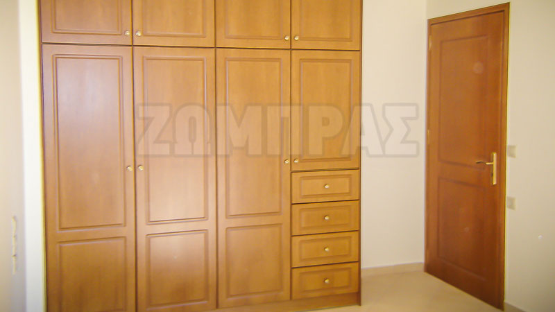 Ντουλάπες Ανοιγόμενες